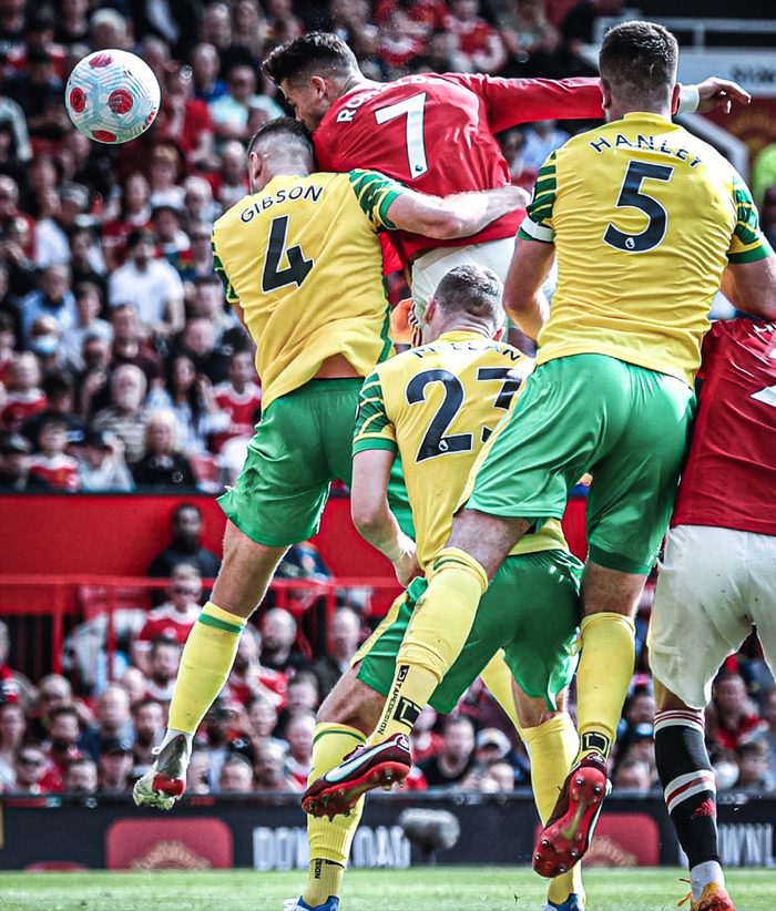 问鼎娱乐- 从Ning爆冷击败RNG到C罗在尤文图斯比赛中悬念迭起，风云突变皇家马德里今晨手感冰凉